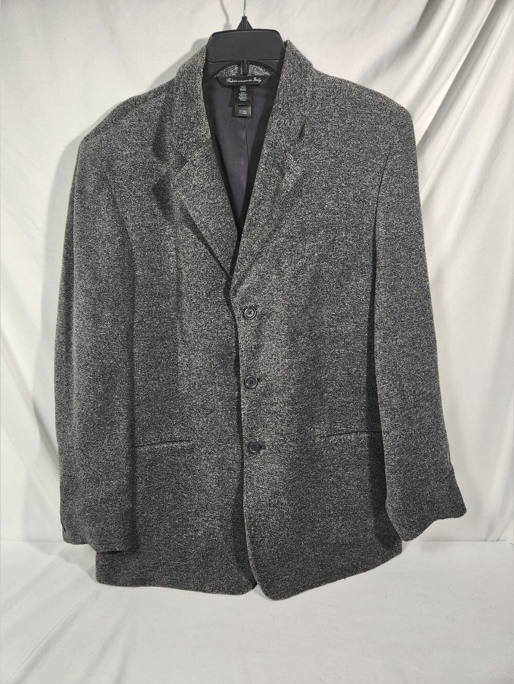 Vintage Claiborne Men's Size 40R 3-Button Woven in Italy Dark Gray Suit Jacket